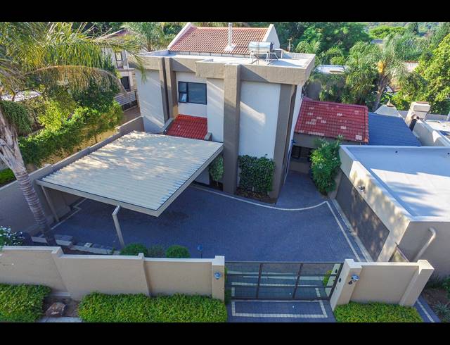 4 BEDROOM CLUSTER FOR SALE IN LONEHILL